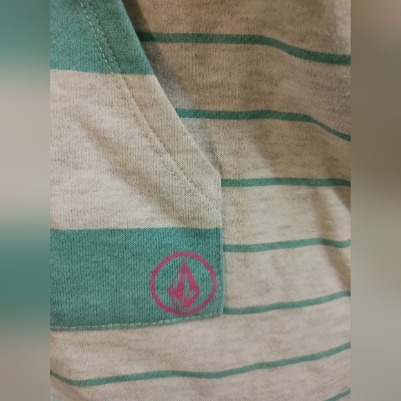 Hoodie / Chandail capuchon - Picture 3 of 5